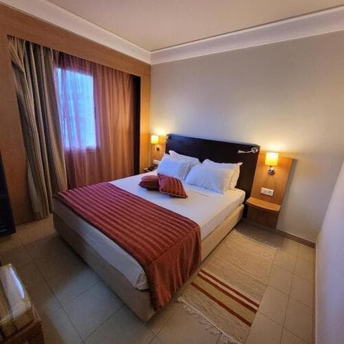 Mini Suite - Image 2