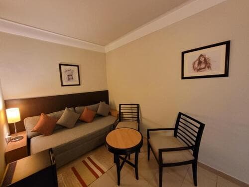 Mini Suite - Image 3