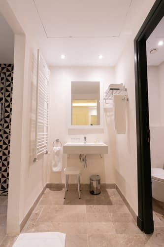 Suite - Image 14
