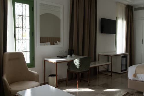 Suite - Image 6