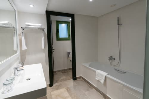 Suite - Image 15