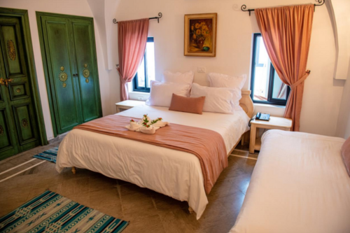 Suite Rose - Image 1