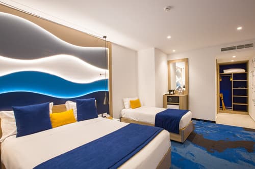Family Room - Image 3